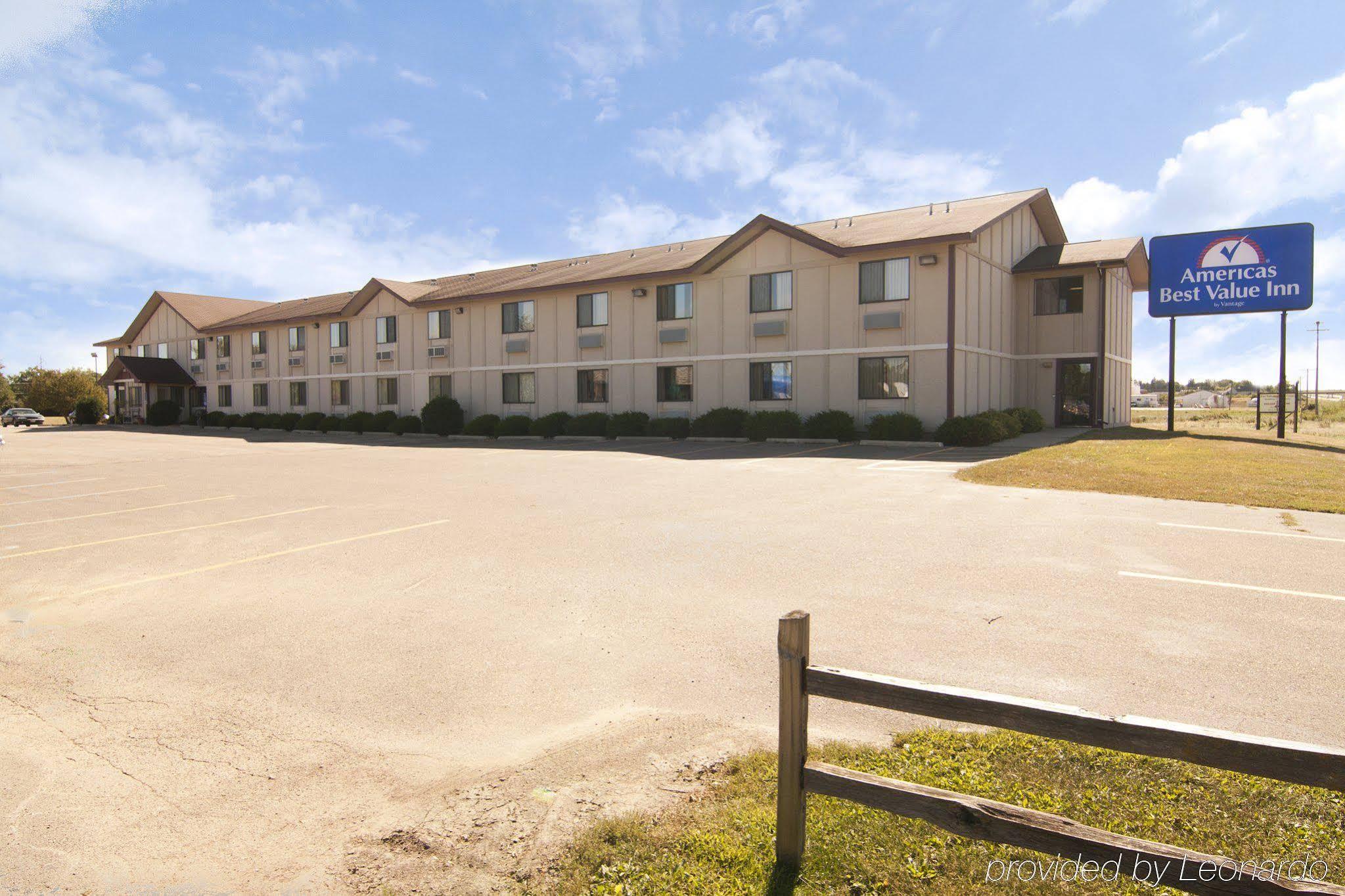Americas Best Value Inn Zumbrota Exterior photo