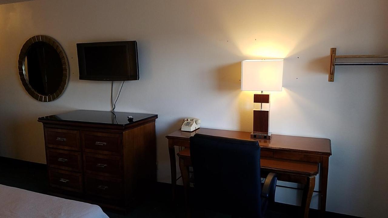 Americas Best Value Inn Zumbrota Exterior photo