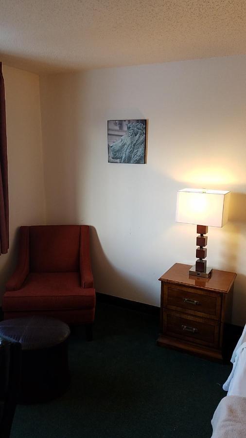 Americas Best Value Inn Zumbrota Exterior photo