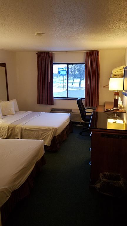 Americas Best Value Inn Zumbrota Exterior photo