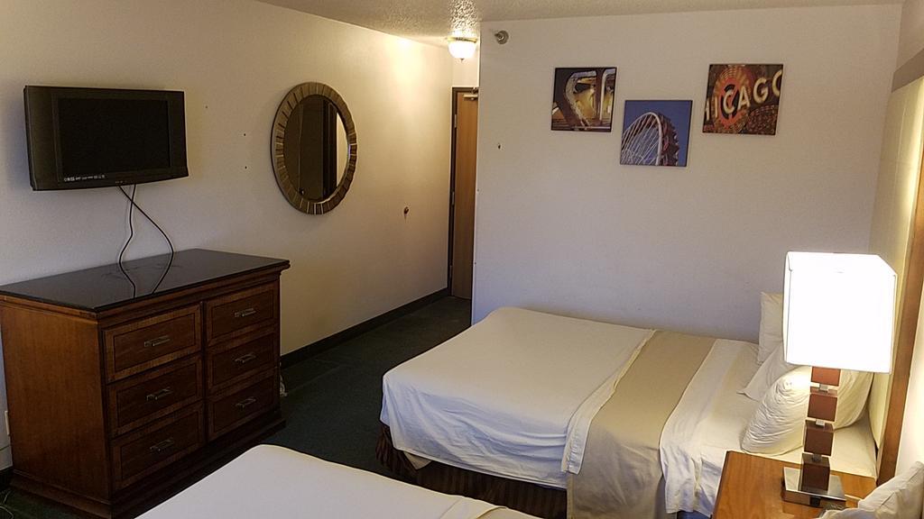 Americas Best Value Inn Zumbrota Exterior photo