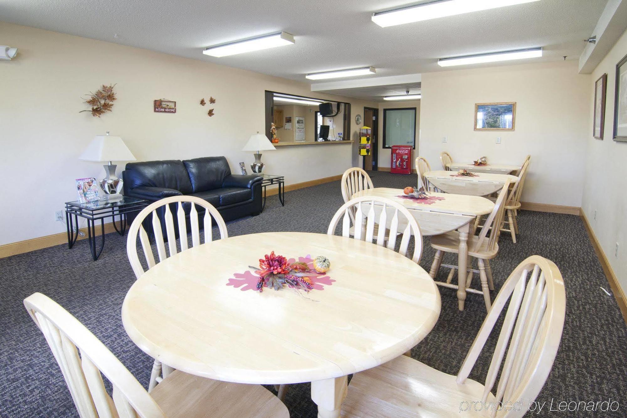 Americas Best Value Inn Zumbrota Restaurant photo