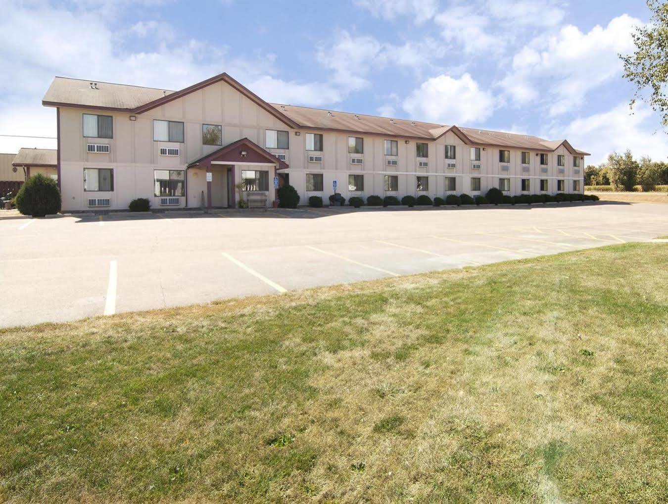 Americas Best Value Inn Zumbrota Exterior photo