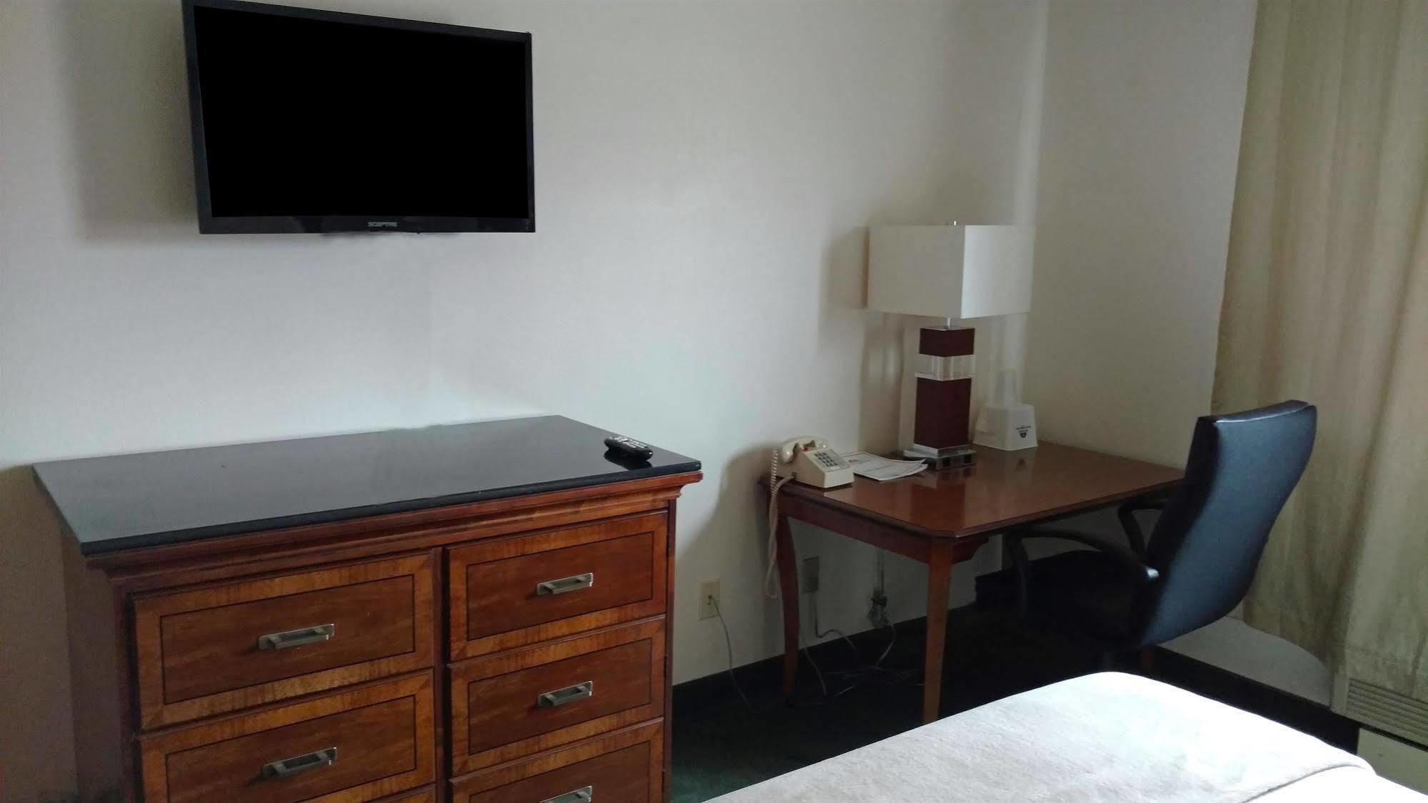 Americas Best Value Inn Zumbrota Exterior photo