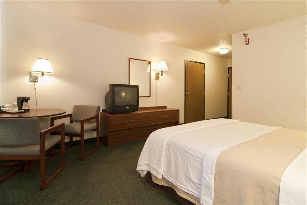 Americas Best Value Inn Zumbrota Exterior photo